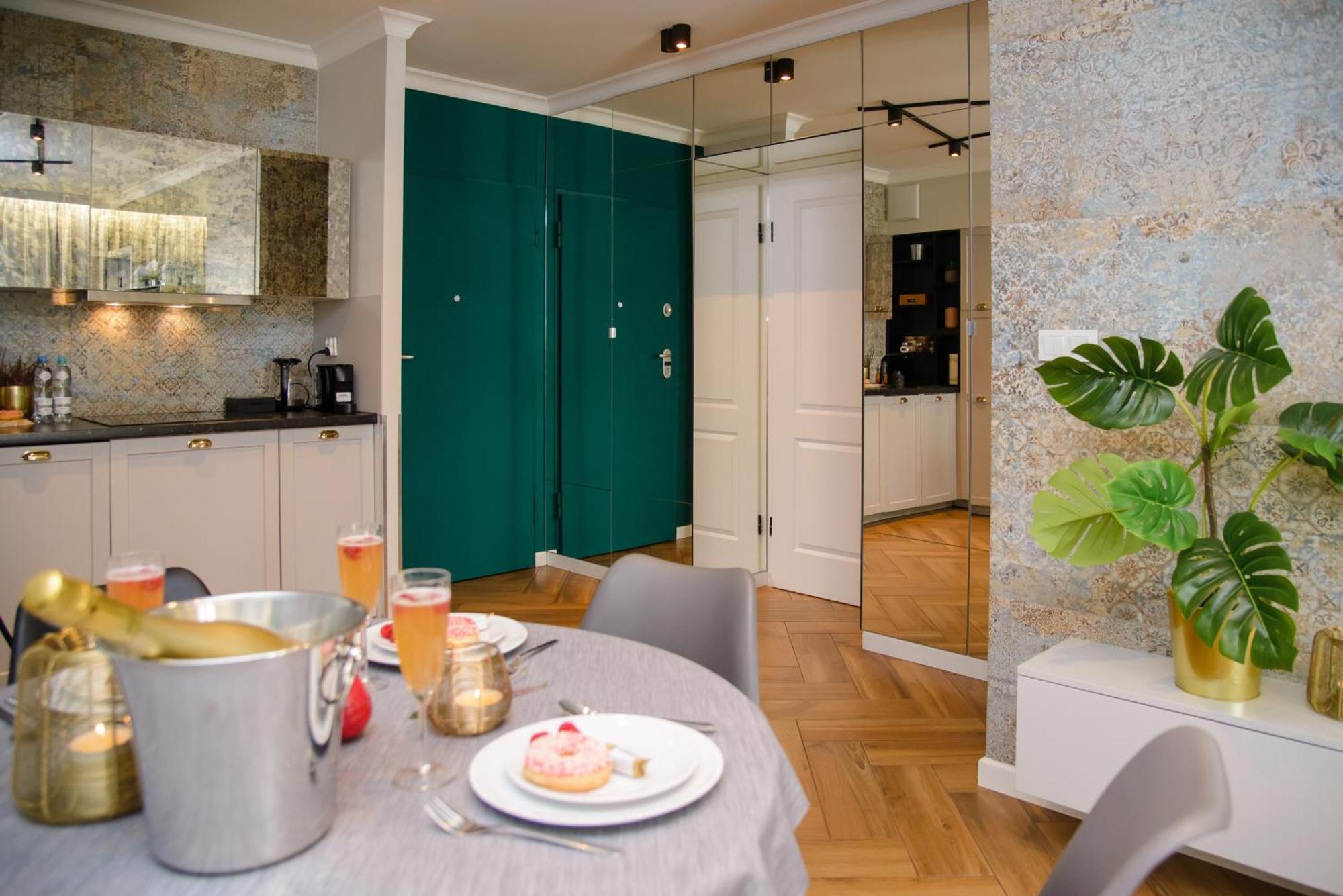Maya'S Flats & Resorts 34 - Chmielna 73 Gdańsk Extérieur photo